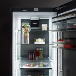 4214_liebherr-cful21_separable_20glass_20shelf_20black.jpg